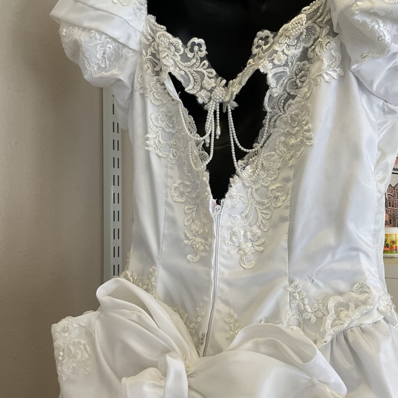 Vintage Wedding Original 90’s Wedding Dress Size 6 - Picture 10 of 12